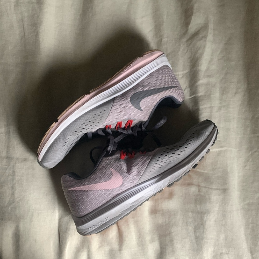Nike Zoom Winflo 4 Women’s Running Shoes